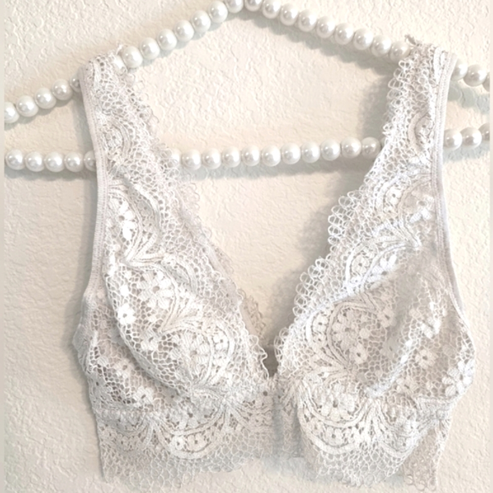 Victoria's Secret Off-white Cottagecore Lace Bralette